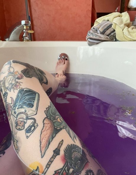 laineycat estrella atractiva imagen