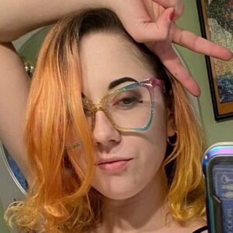laineycat pretty pornstar image