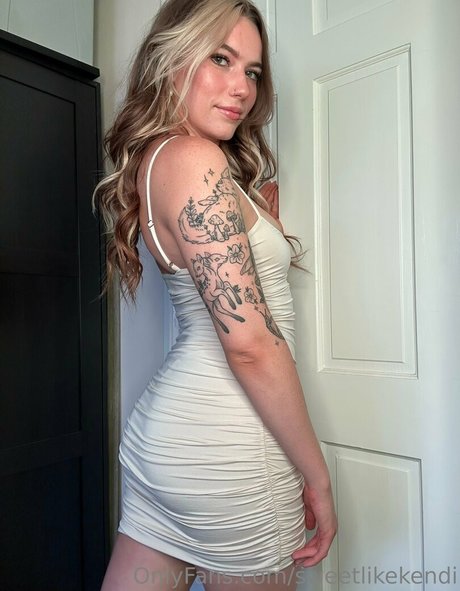 sweetlikekendi model erotic picture