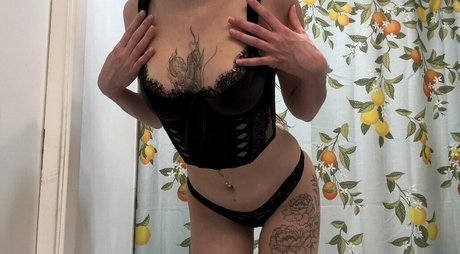 acidd raindrop nude actress gallery
