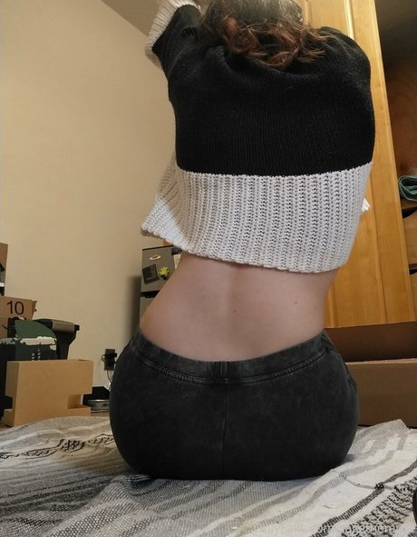 lesbian milf onlyfans nude archive