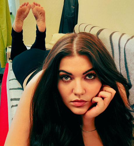 pixiearch modelo caliente imágenes