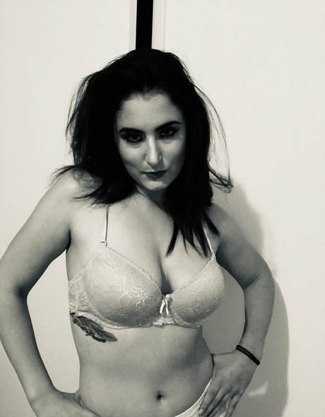 snarkybrunette étoile érotique photo