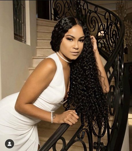 snarkybrunette modelo libre archivo