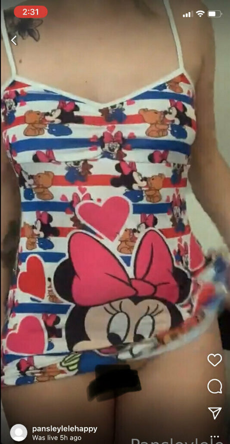 pansleylive modèle joli photos