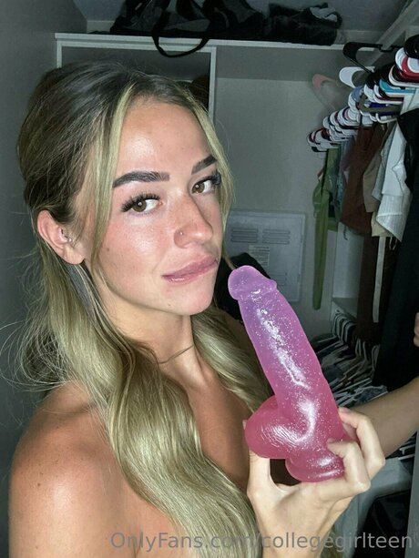 collegegirlteen beau modèle des photos