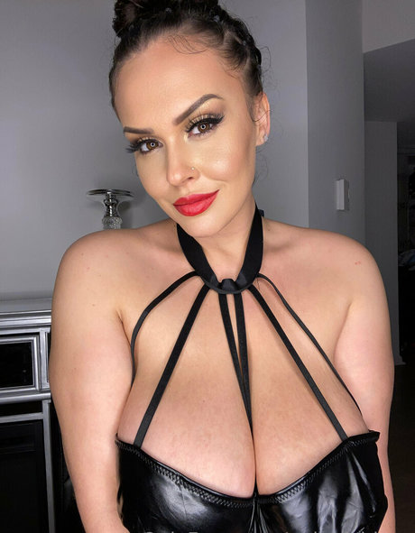 onlygiablaze modelo adulto imágenes