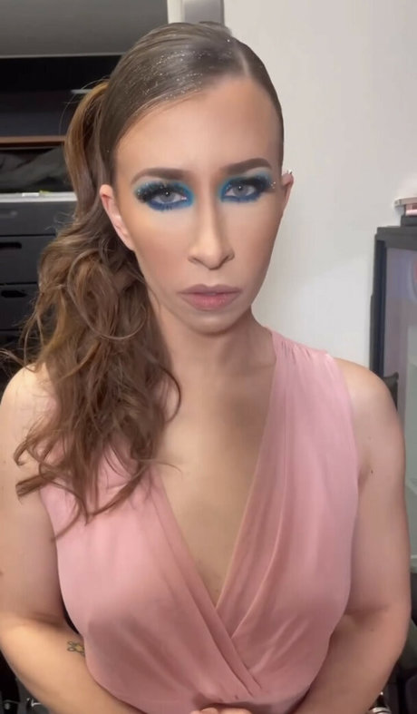 Aubrey Edwards haut de star du porno des photos