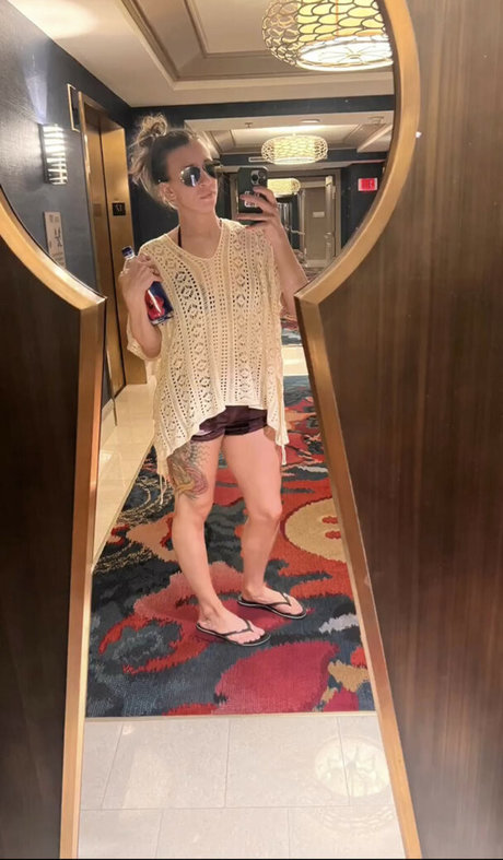 Aubrey Edwards modelo desnudo archivo