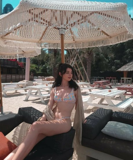 Chloe Lockley modelo sexy imagen