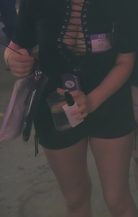 Kiwo modèles nus images