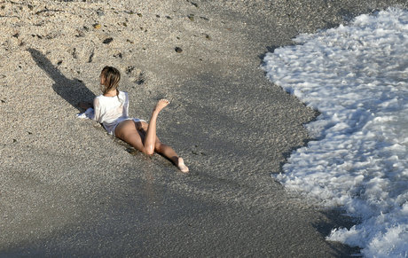 Alexis Ren modelo pornografico fotos