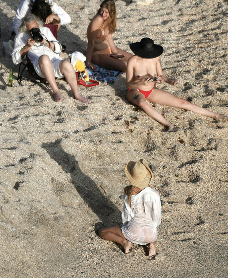 Alexis Ren modelo caliente imagen