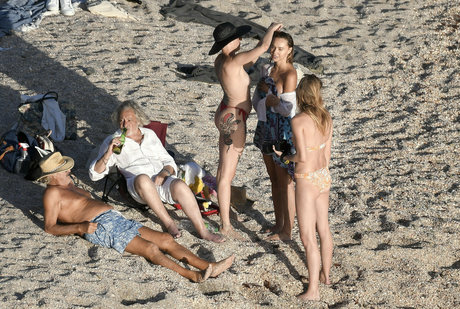 Alexis Ren modèle images