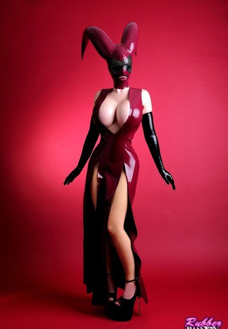 Latex Lucy modelo xxx galería