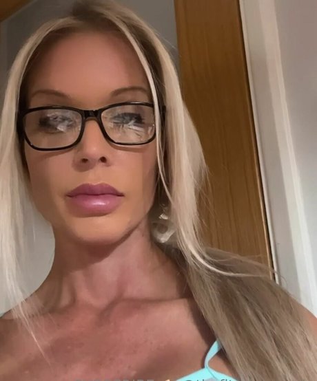 fitmodelmum linda estrella galerías