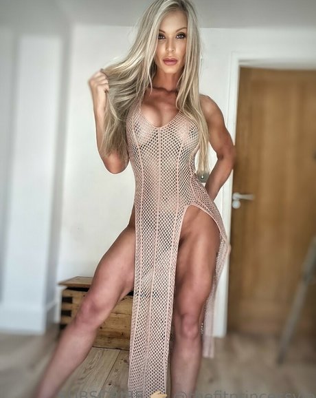 fitmodelmum actriz erótica fotos