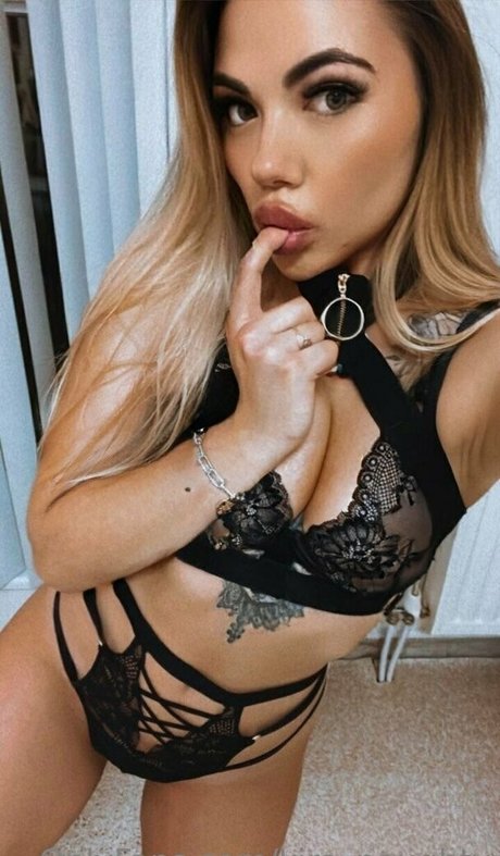 kira naughty sexe star photo