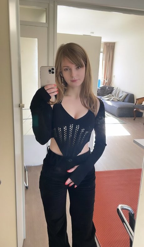 Ella Freya modelo libre archivo