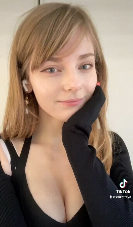 Ella Freya beau modèle des photos