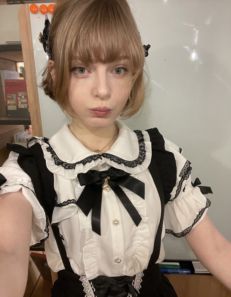 Ella Freya estrella caliente galería