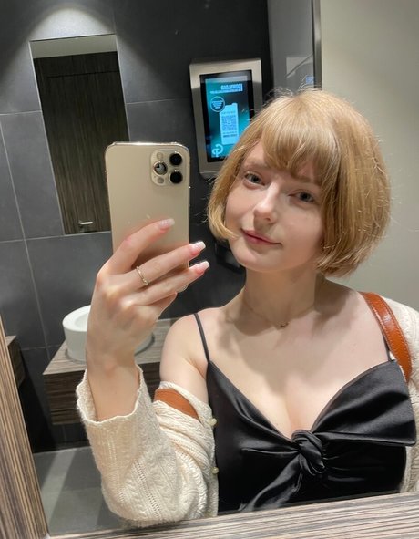 Ella Freya estrella porno desnuda galería
