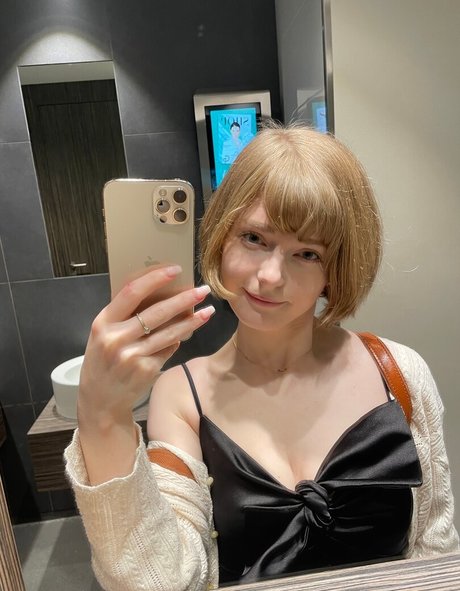 Ella Freya buena estrella porno imagen