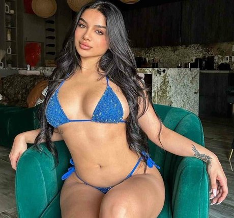 Alishbasheikh model nudes archive