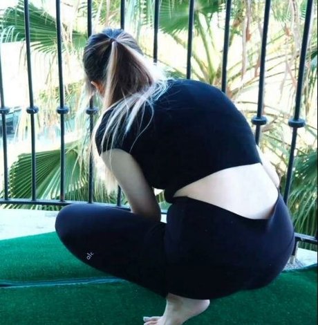 Bubblicorn modelo desnuda archivo