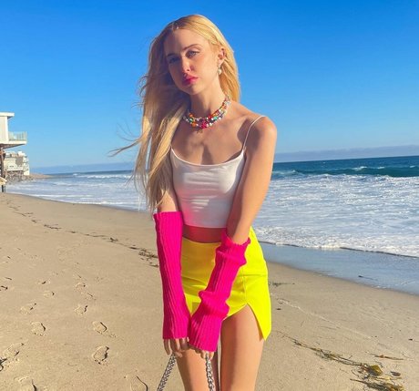 Chole Cherry modèle pornographique img