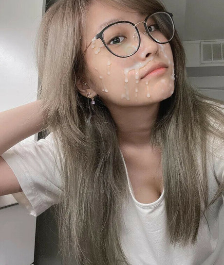 Aikuros modèle nu img