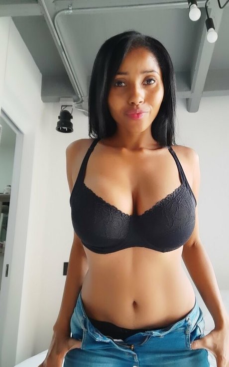 Angelysc estrella desnuda archivo