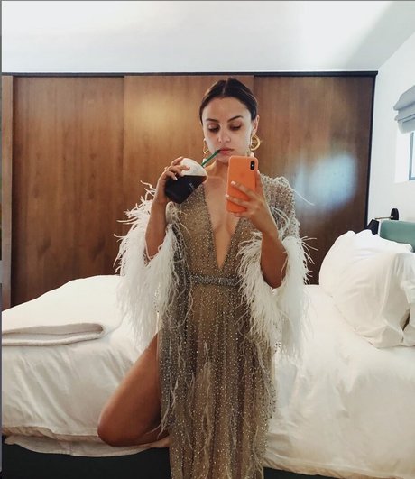 Aimee Carrero art model pictures