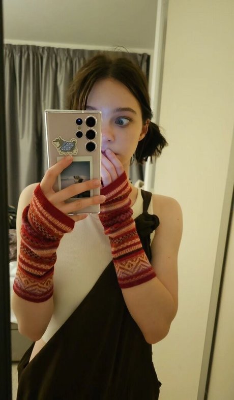 Emma Myers sexo estrella porno galería