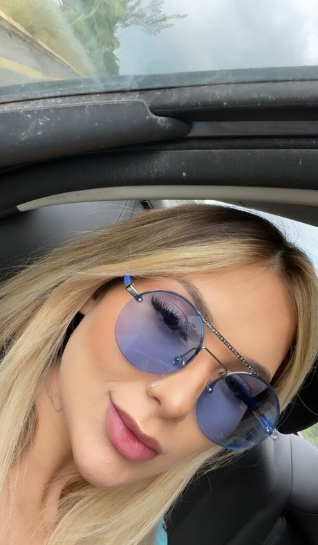 Virginia Fonseca belle étoile image