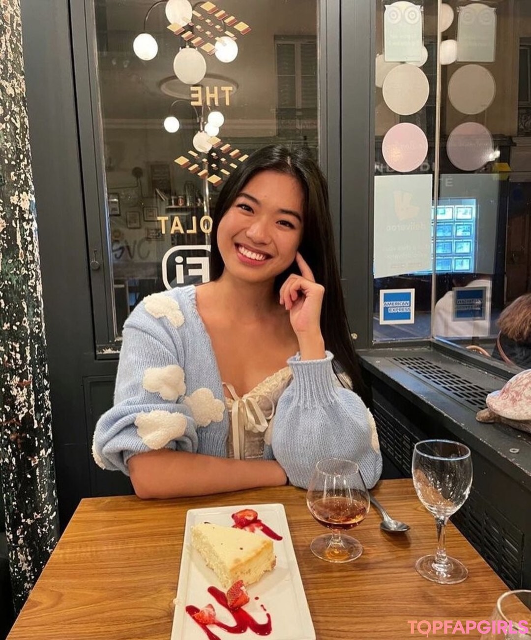 Onlyfans de jóvenes gays perfecto gratis imágenes