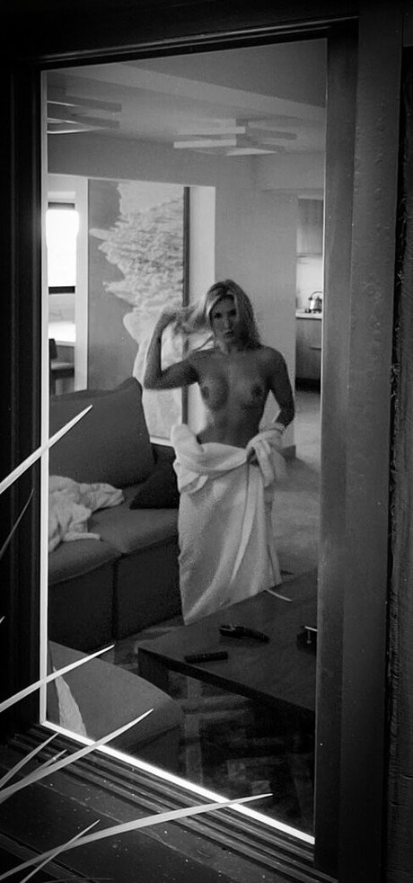 Faye Delphine buen modelo galería