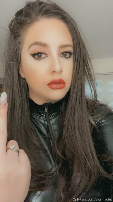 ava hadley jolie actrice photos