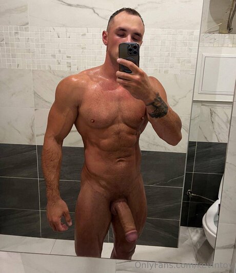 Kevintoy pornographic model image