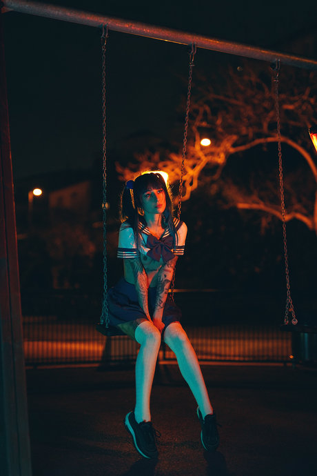 Discordia Suicide naked model gallery