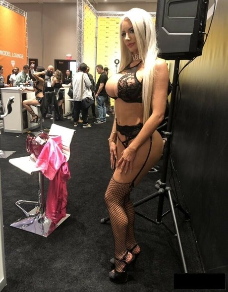 Nicolette Shea modèle xxx des photos