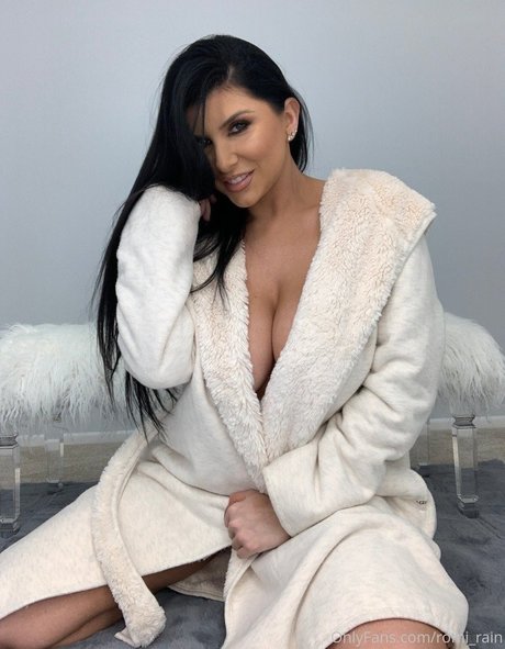 Romi Rain high quality actress photo