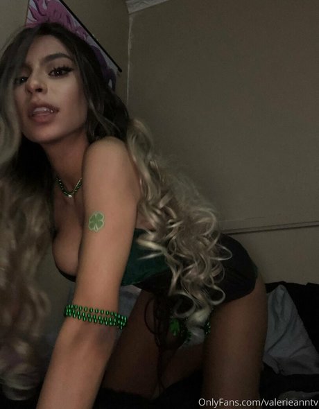 Valerie Ann TV modèle nu image