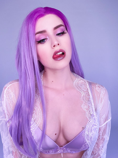 Adeline Frost modèle xxx galerie