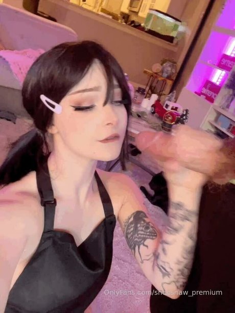 Sneesnaw modelo sexy imágenes