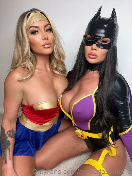 Amber Jasmine modèle nu photo