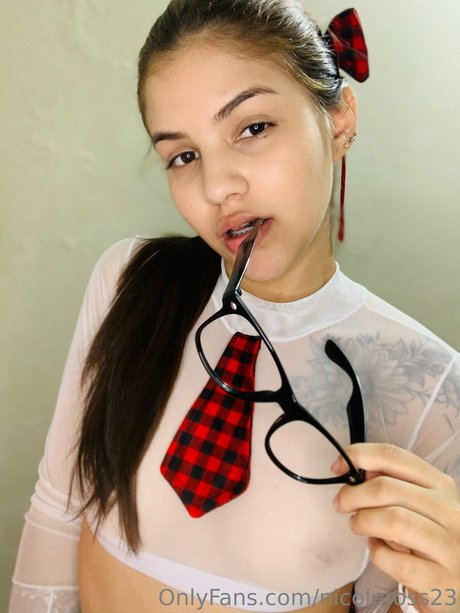 nicole ross 23 pretty pornstar gallery