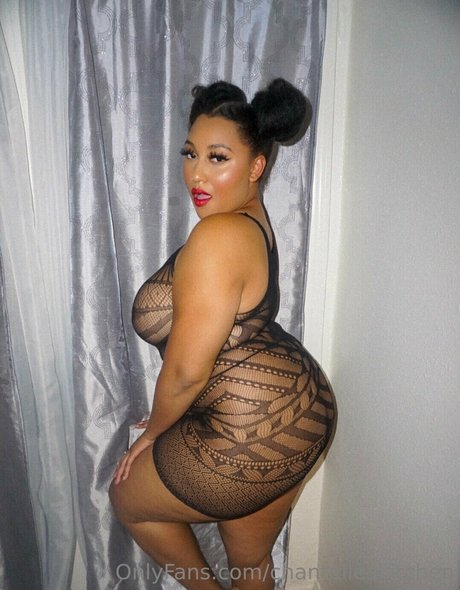 Chantelles Kitchen star du porno sympa galerie