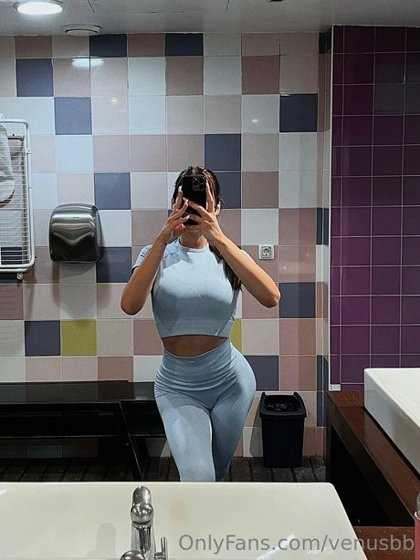 Venusbb modèle exclusif des photos