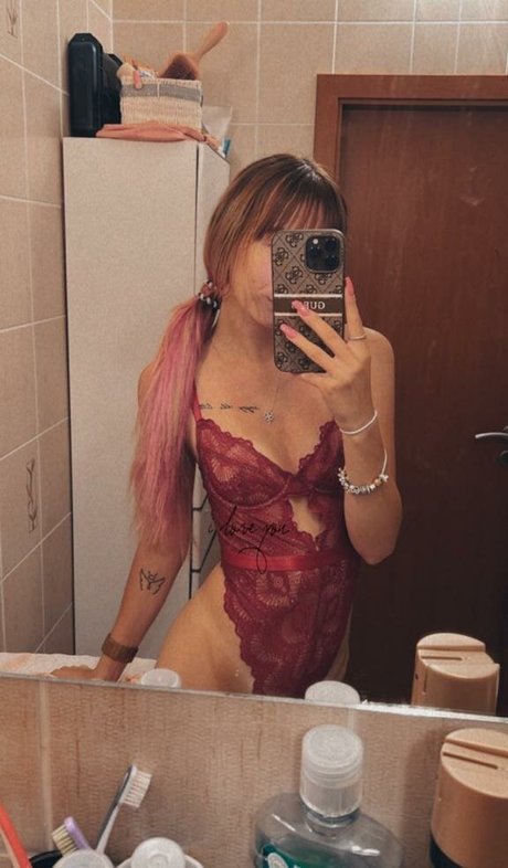 Eva Batista estrella porno desnuda archivo